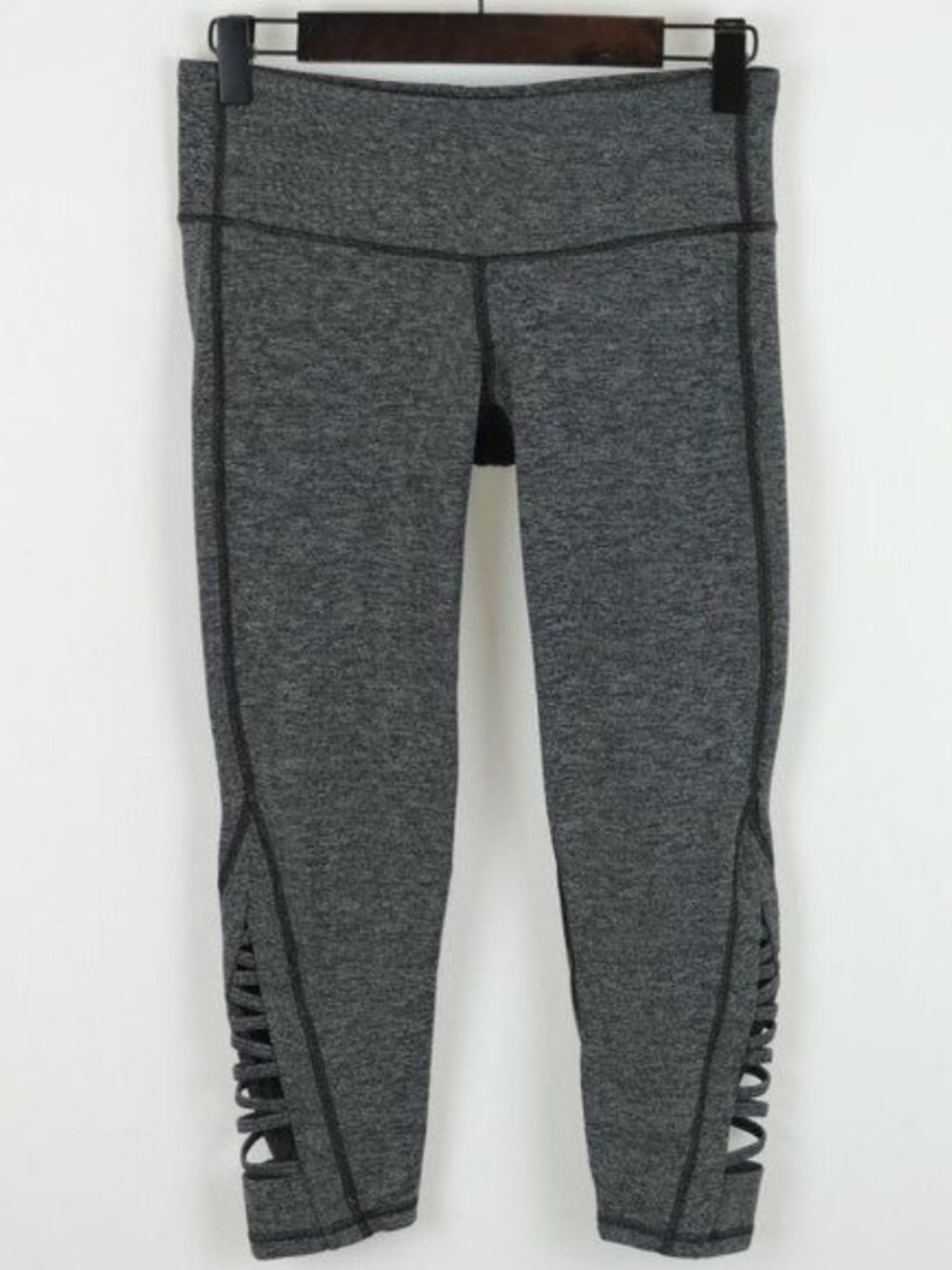 Athleta Criss Cross Women's Extra Small Black Capri Activewear Leggings